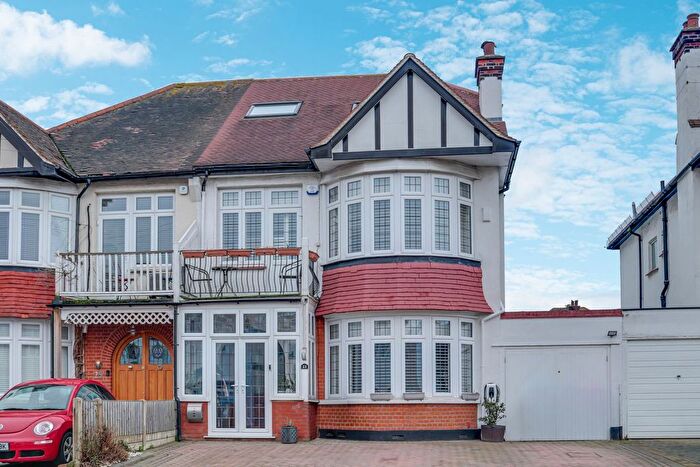 5 Bedroom Semi-Detached House For Sale In Warwick Road, Thorpe Bay, SS1