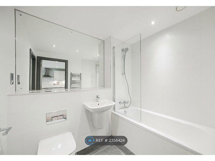 1 Bedroom Flat To Rent In Lowshoe Lane, Romford, RM5