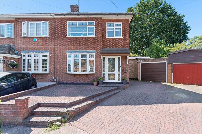 4 Bedroom Semi-Detached House For Sale In Westfield Close, Wickford, Essex, SS11