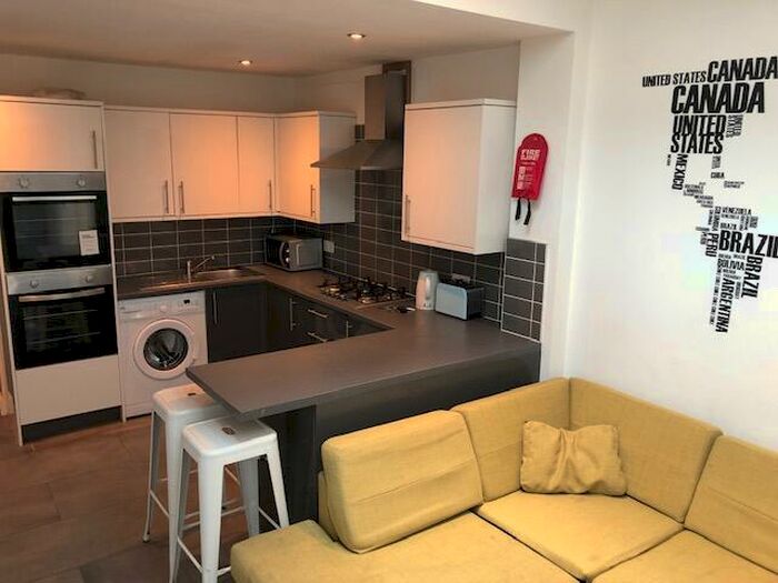 5 Bedroom House To Rent In George Road, Selly Oak, Birmingham, B29