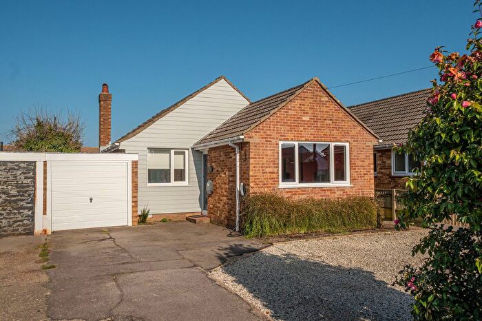 2 Bedroom Detached Bungalow For Sale In Nicholas Road, Langley, SO45