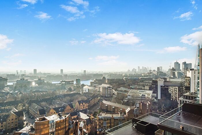 3 Bedroom Flat To Rent In Merino Gardens, London, E1W