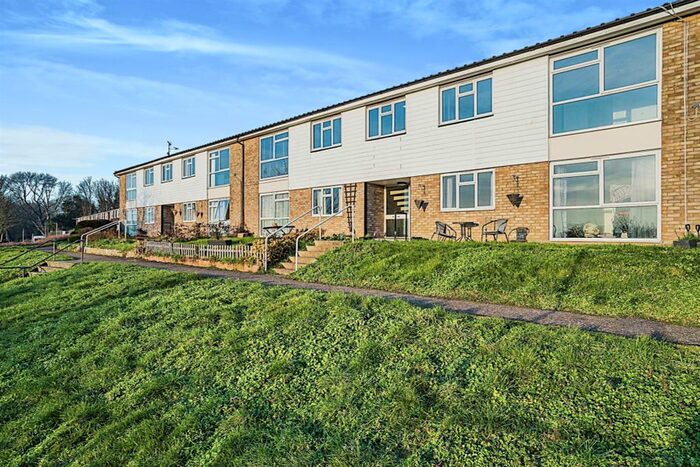 2 Bedroom Flat For Sale In Chapelfields, Stanstead Abbotts, Ware, SG12