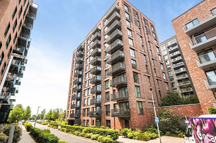 1 Bedroom Flat For Sale In Cedrus Avenue, Southall, UB1