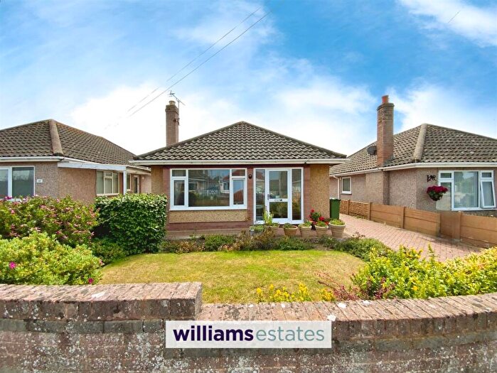 3 Bedroom Detached Bungalow For Sale In Viola Avenue, Rhyl, LL18