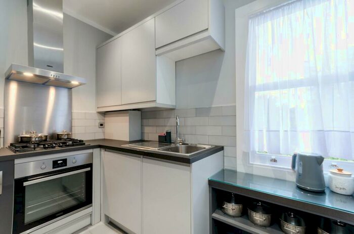 1 Bedroom Flat For Sale In Canning Road, East Croydon, Croydon, CR0