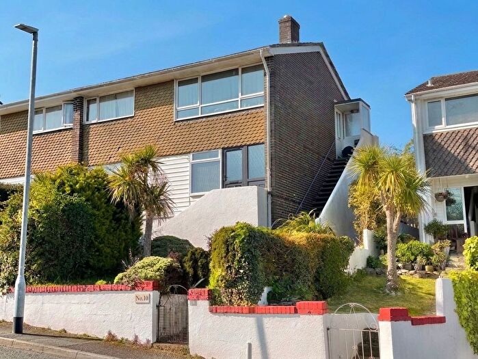 2 Bedroom Flat For Sale In Ferndale Road, Torquay, TQ2