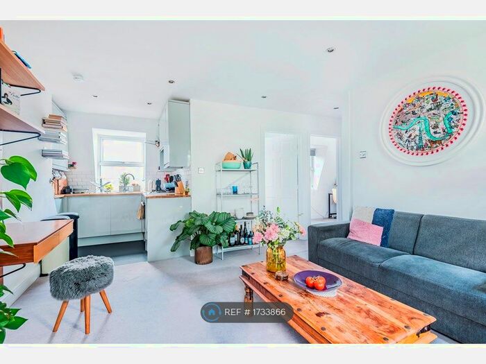 2 Bedroom Flat To Rent In Peckham Rye, London, SE15