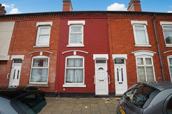 3 Bedroom Terraced House For Sale In Inglewood Road, Birmingham, B11