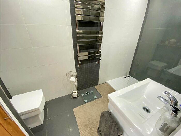 3 Bedroom Terraced House For Sale In Rowley Avenue, Sidcup, DA15