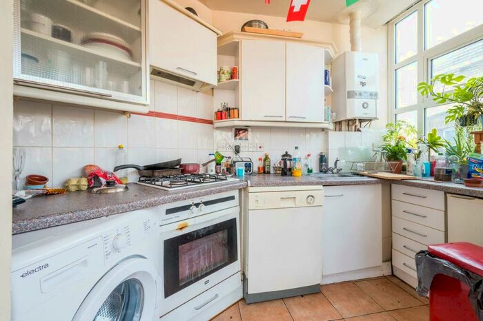 2 Bedroom Flat To Rent In Sycamore Street, Clerkenwell, London, EC1Y