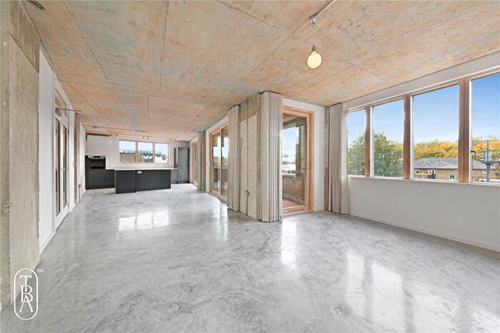 3 Bedroom Penthouse To Rent In London Lane, London, E8