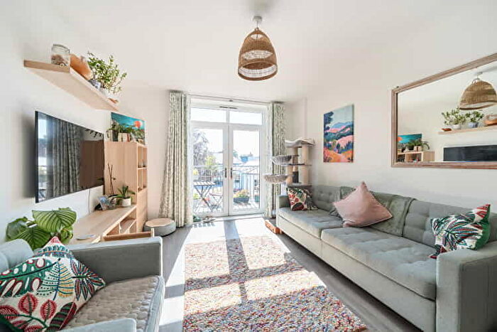 1 Bedroom Flat For Sale In Valence House, Farnham, Surrey, GU9