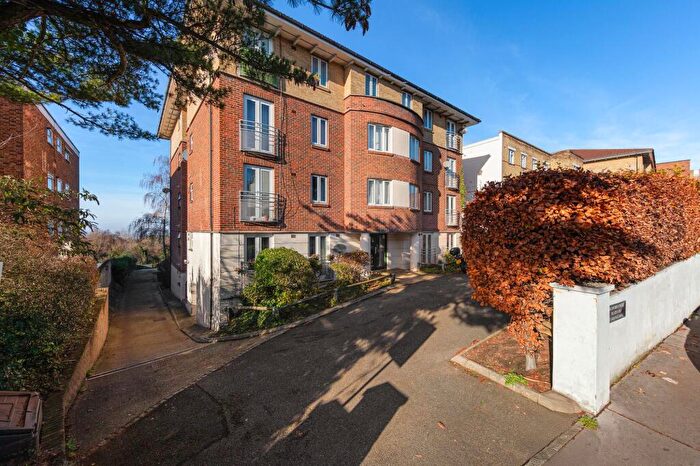 2 Bedroom Flat For Sale In Grange Road, Discovery Court, SE19