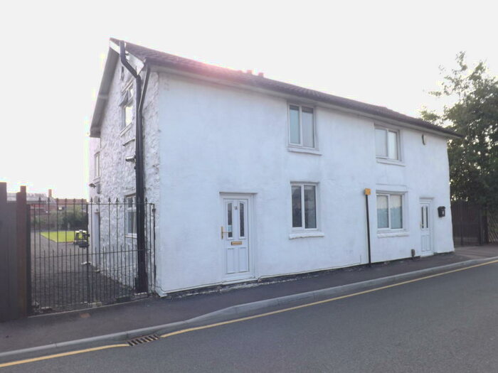 2 Bedroom House To Rent In Mammoth Street, Coalville, LE67