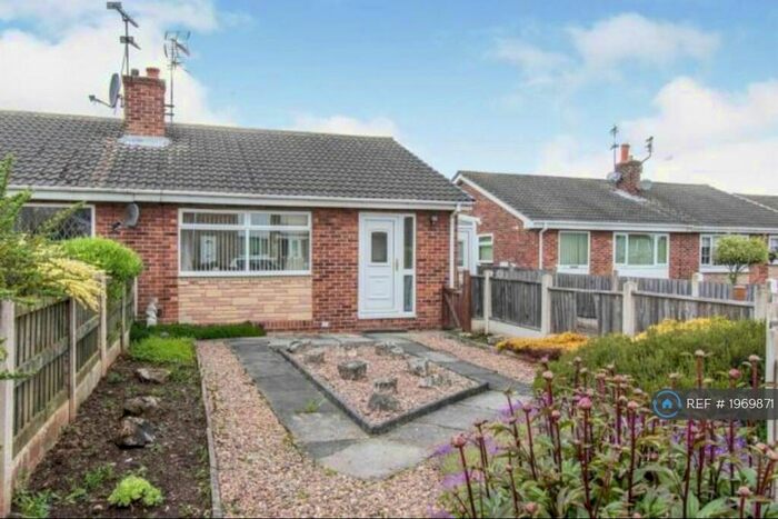 2 Bedroom Bungalow To Rent In Measham Drive, Doncaster, DN7