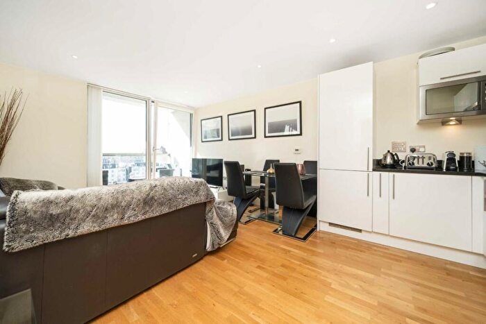 1 Bedroom Flat To Rent In Millharbour, Canary Wharf, E14