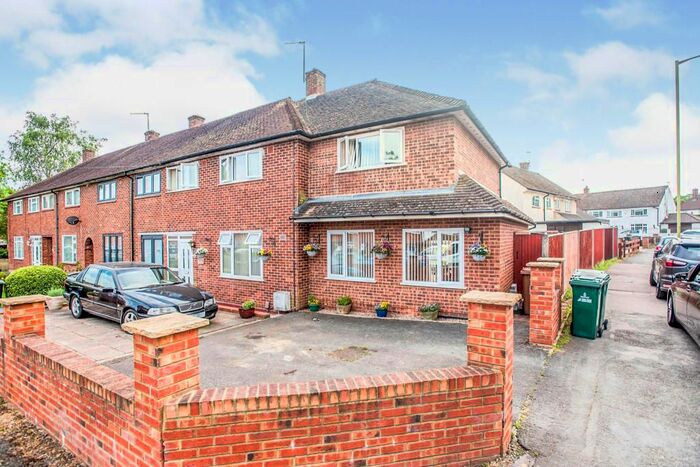 5 Bedroom End Of Terrace House To Rent In Gleneagles Close, Watford, WD19