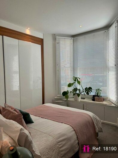2 Bedroom Flat To Rent In St. Luke's Avenue, London, SW4