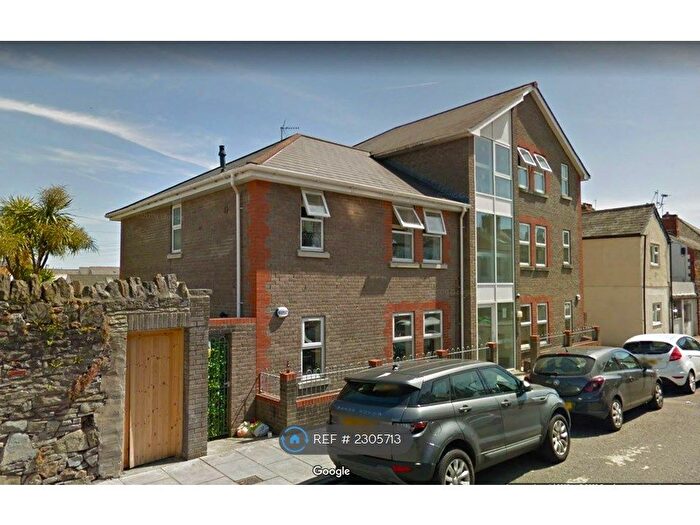 2 Bedroom Flat To Rent In Dalton Street, Cardiff, CF24