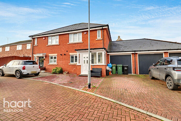 3 Bedroom Semi-Detached House For Sale In School Avenue, Basildon - Planning Permission Granted, SS15