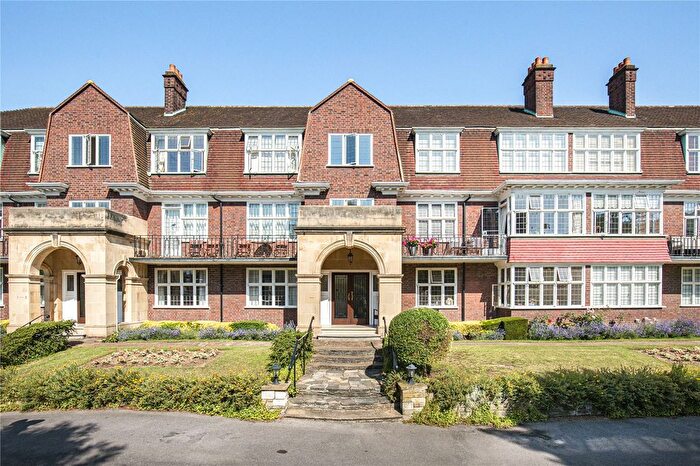 2 Bedroom Flat For Sale In Friars Lane, Richmond, TW9