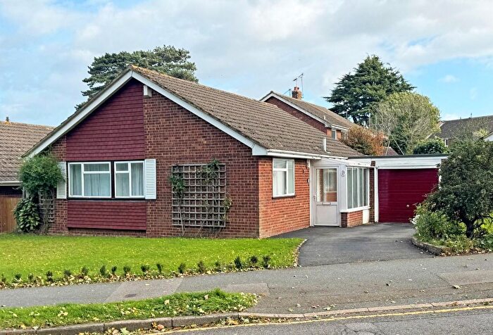3 Bedroom Detached Bungalow For Sale In Quantock Drive, Ashford, TN24