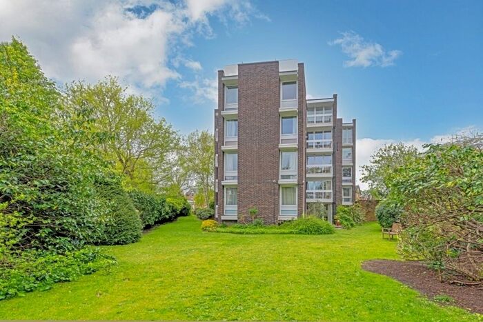 2 Bedroom Flat To Rent In York House, Kew Gardens Road, Kew Village, TW9