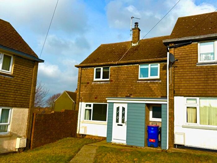 2 Bedroom End Of Terrace House To Rent In Traffwll Road, Holyhead, LL65