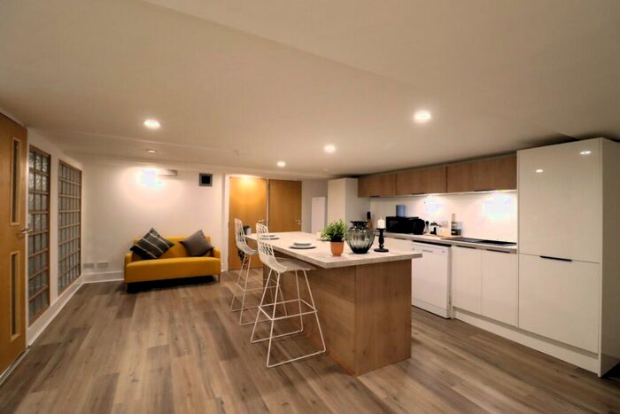 2 Bedroom Apartment To Rent In Unit Hunter Street, Cardiff, CF10