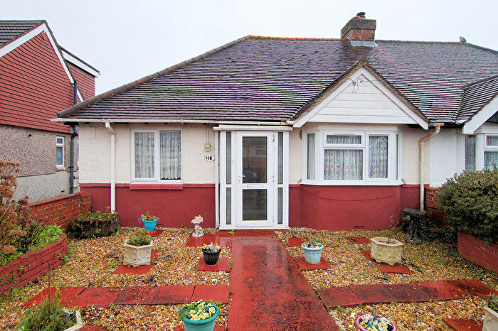 2 Bedroom Semi-Detached Bungalow For Sale In Lonsdale Avenue, Portchester, PO16
