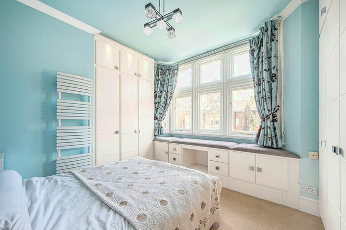 2 Bedroom Flat For Sale In Fitzjohns Avenue, Hampstead, London, NW3