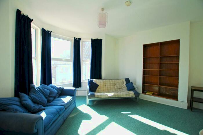 2 Bedroom Flat To Rent In Vartry Road, Stamford Hill, N15