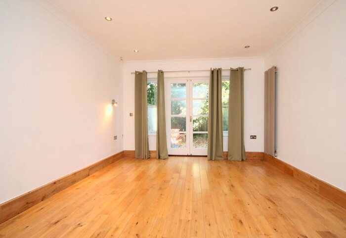 3 Bedroom Terraced House To Rent In Hamilton Place, Wedmore Street, Tufnell Park, N19