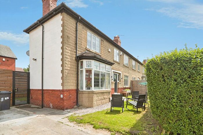 2 Bedroom Semi-Detached House For Sale In Harehills Park View, Leeds, LS9