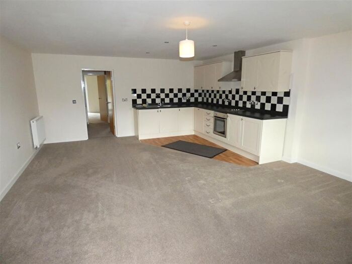 2 Bedroom Flat To Rent In Castle Green, Cottingham, HU16