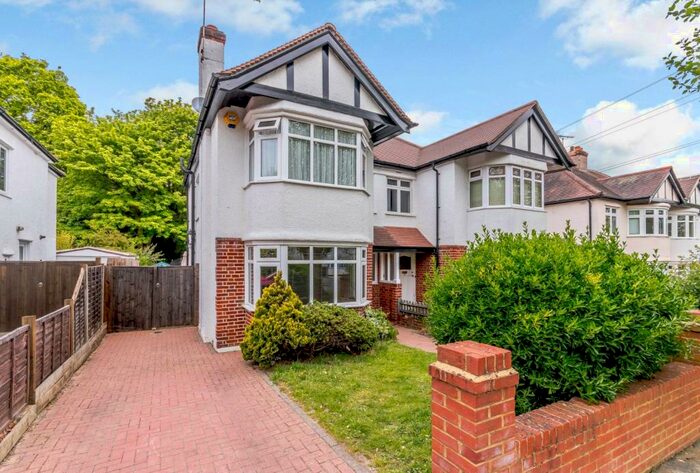 3 Bedroom Semi-Detached House To Rent In Woodlands Avenue, West Byfleet, Surrey, KT14