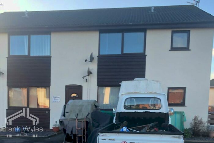 Studio To Rent In Hoghton Close, St. Annes, FY8