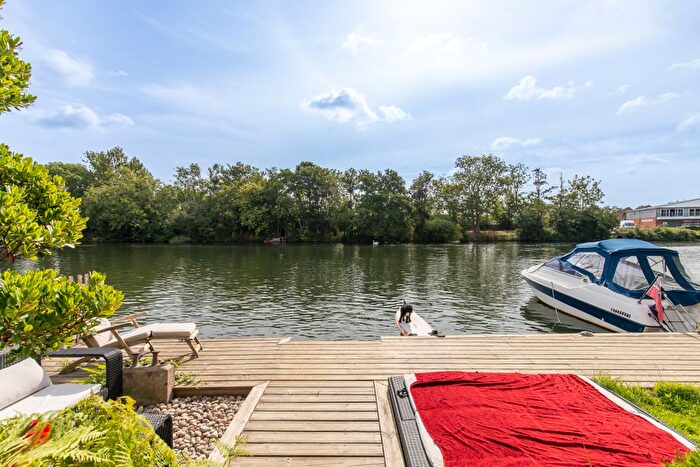 4 Bedroom Detached House For Sale In Wheatleys Eyot, Sunbury-On-Thames, TW16
