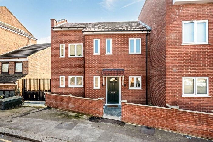 2 Bedroom Property To Rent In Stanley Road, Hounslow, TW3