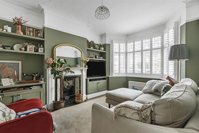 3 Bedroom End Of Terrace House For Sale In Rosslyn Avenue, Barnes, London, SW13