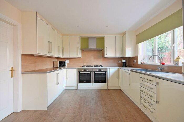 5 Bedroom Detached House For Sale In Pickard Crescent, Richmond, Sheffield, S13