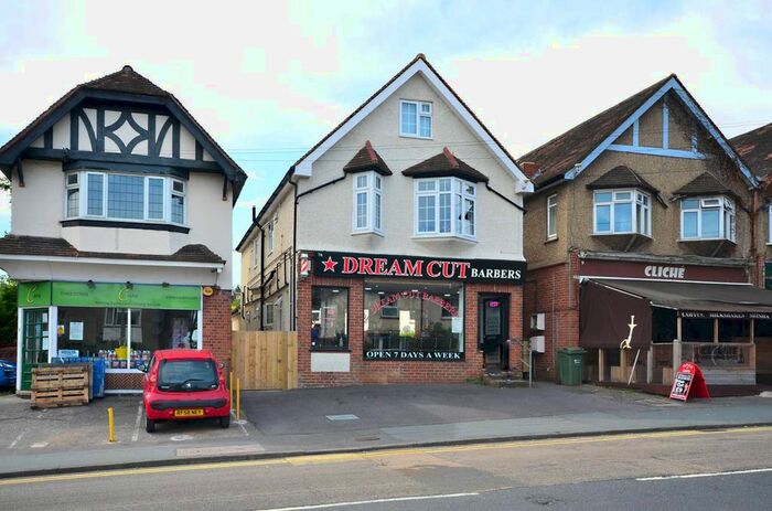 2 Bedroom Flat To Rent In Madrid Road, Guildford, GU2