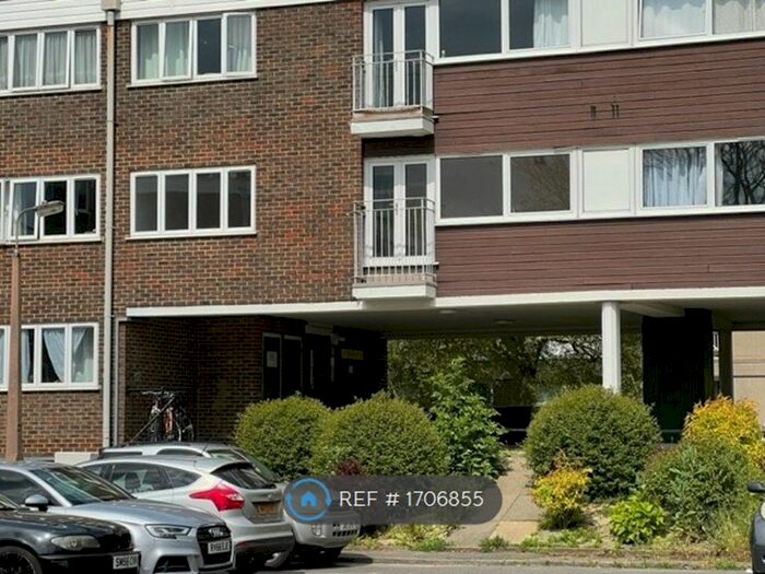 2 Bedroom Flat To Rent In Sir Francis Way, Brentwood, CM14