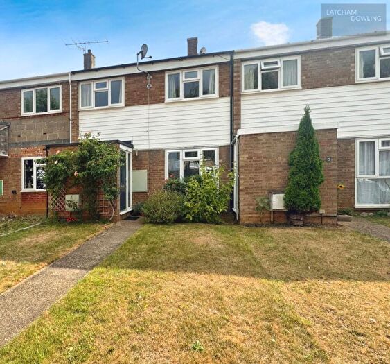 3 Bedroom Terraced House For Sale In The Paddocks, Potton, SG19