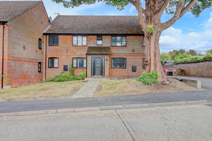 2 Bedroom Apartment For Sale In Bell Lane, Princes Risborough, Buckinghamshire, HP27