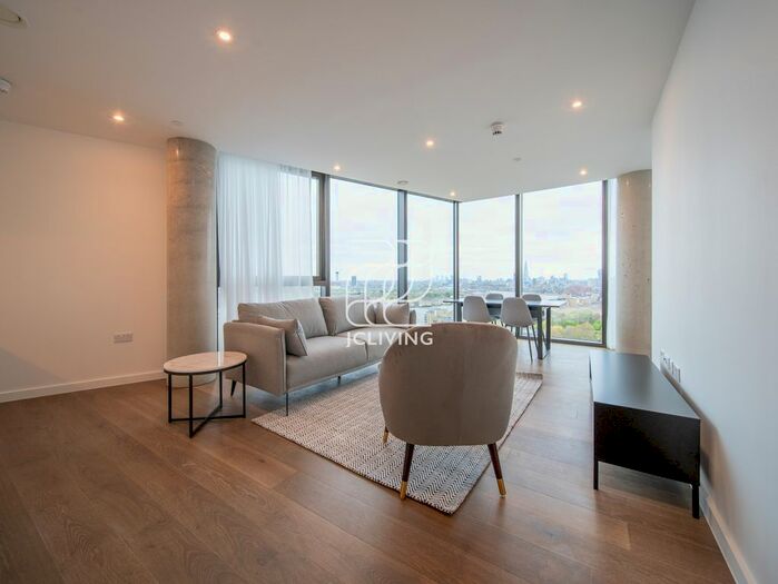 2 Bedroom Flat To Rent In Marsh Wall, London, E14