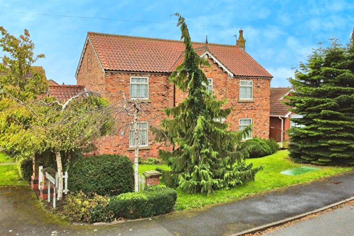 4 Bedroom Detached House For Sale In Bar Road North, Beckingham, Doncaster, DN10