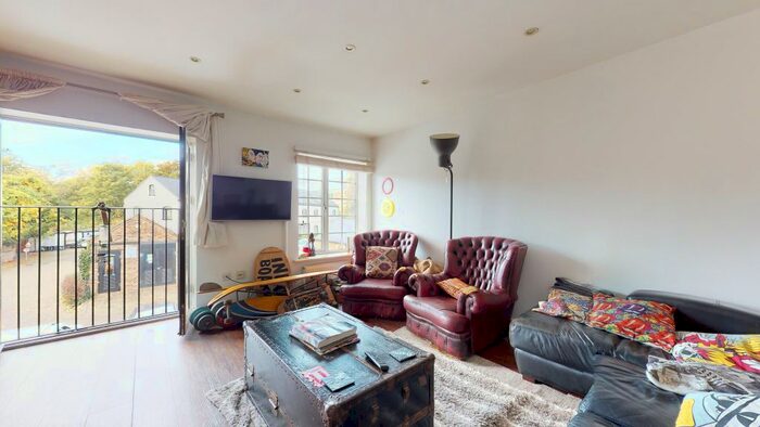 2 Bedroom Flat To Rent In London Road, Mitcham, CR4