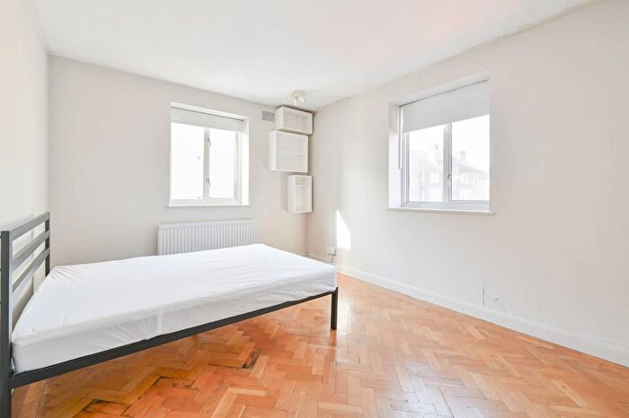 2 Bedroom Flat To Rent In Marion Court, Tooting Broadway, London, SW17